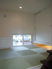 写真：琉球畳を使用した和室